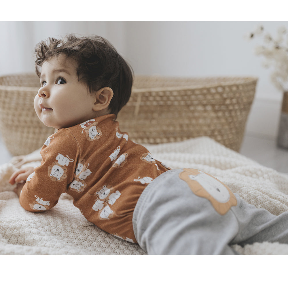 Conjunto Menino Body e Calça em Suedine Leão - Tilly Baby